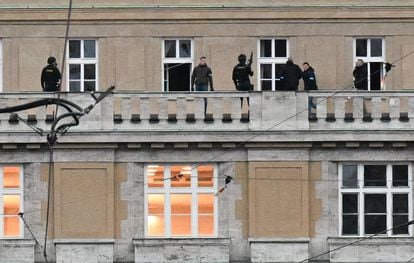 Al menos 14 muertos y 25 hombres en tiroteo en el centro de Praga |  Internacional
