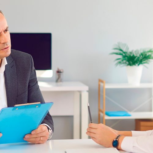 Dificultades actuales de los jóvenes para encontrar trabajo (y habilidades clave para el éxito según LinkedIn)